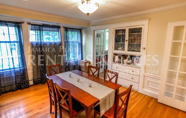10 GARTH RD
