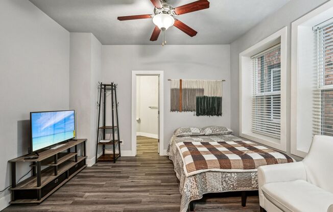 Studio, 1 bath, 375 sqft, $1,425, Unit 209