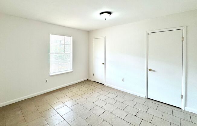 2 beds, 1.5 baths, $1,050, Unit # 2