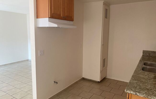 1 bed, 1 bath, 600 sqft, $1,725, Unit 12