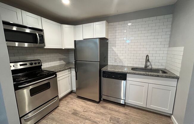 2 beds, 2 baths, 880 sqft, $1,435, Unit 2810 - 19