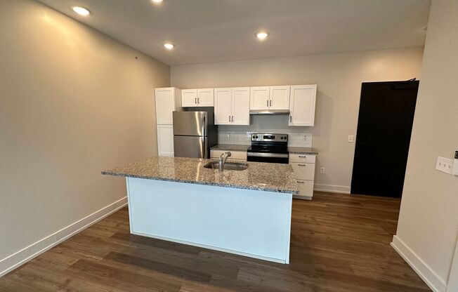 1 bed, 1 bath, 579 sqft, $1,450, Unit 35