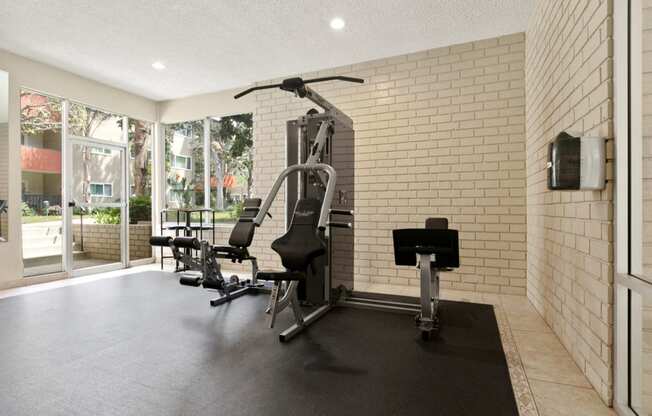 Apartments in Encino Workout Room