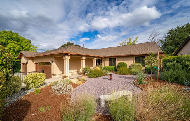 Gorgeous Mary Lake Home!