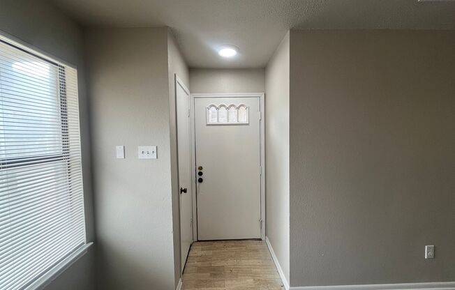 1 bed, 1 bath, $895, Unit # 2