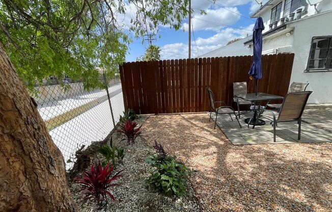 522 W. Glenoaks Blvd.