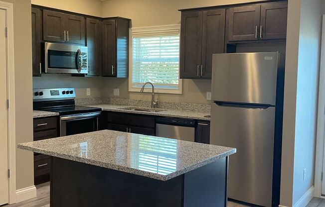 2 beds, 2 baths, 977 sqft, $1,050, Unit 422