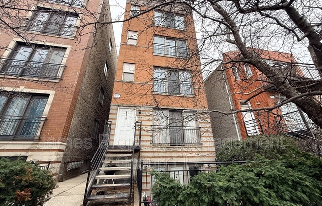 2729 W CONGRESS PKWY