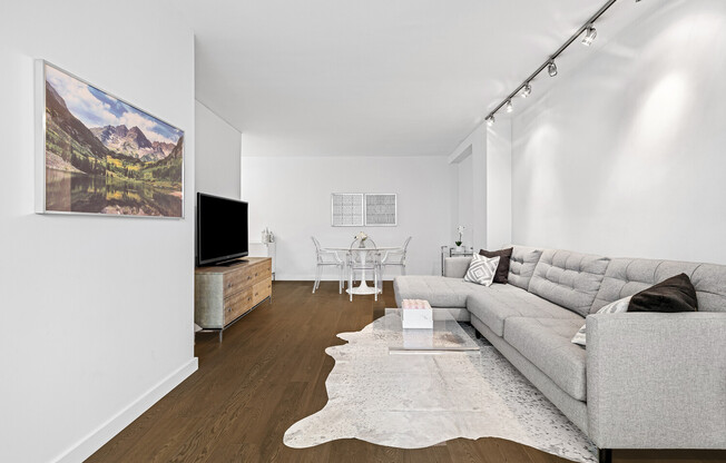 205 3 AVE