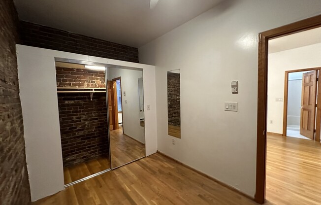 1 bed, 1 bath, $2,700, Unit 1R