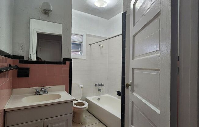 2 beds, 1 bath, $1,425