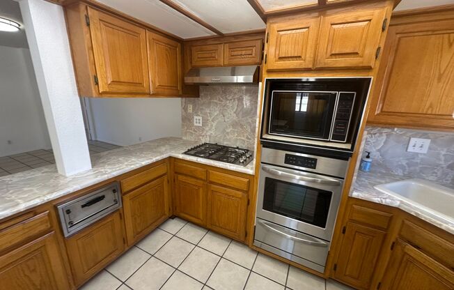 12155 12157 VANOWEN ST