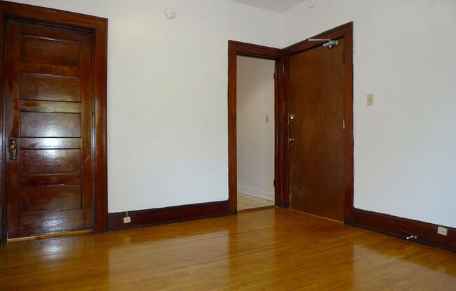 1 bed, 1 bath, 410 sqft, $960, Unit 22 - 12