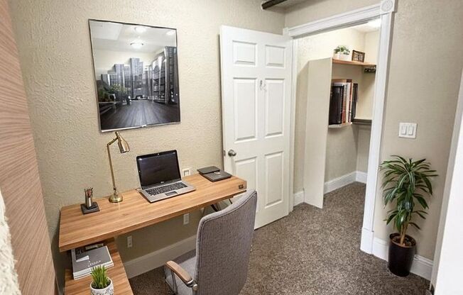 2 beds, 2 baths, $1,295, Unit 206