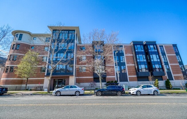 533 CAMBRIDGE