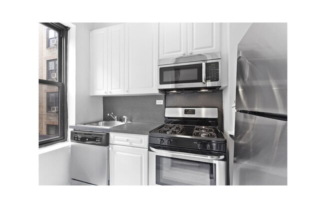 Studio, 1 bath, $4,800, Unit 6J