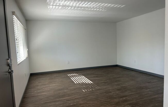 2 beds, 1 bath, 950 sqft, $2,895, Unit C026
