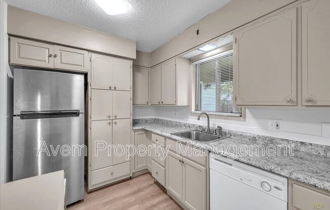 4330 NE 129 PL