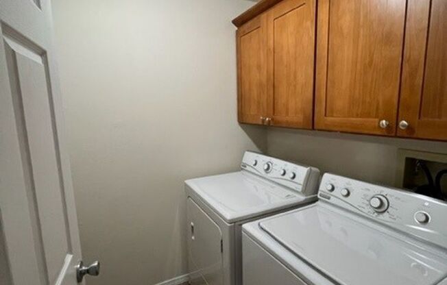 2 beds, 1 bath, $2,250, Unit # #D 2