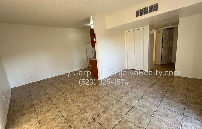 2 beds, 1 bath, 800 sqft, $995, Unit D