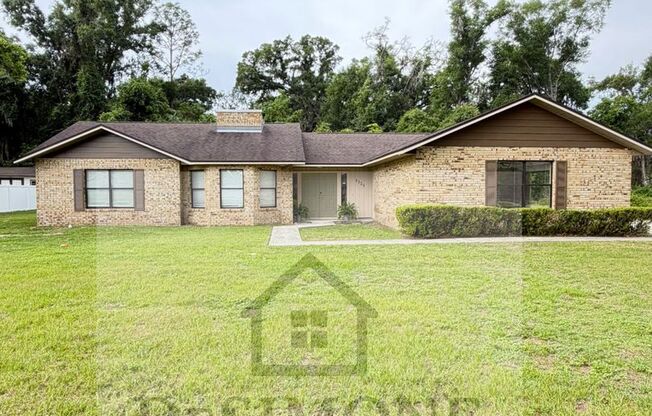 Charming 3BR Home in Country Oaks – Close to West Marion Hospital, Shopping, Dining & WEC