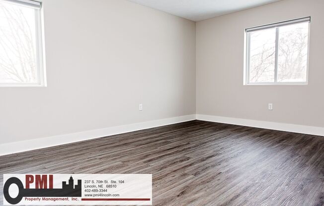 2 beds, 1 bath, $995, Unit 4001 Holdrege St. #16