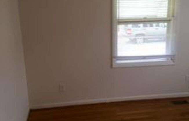 3 beds, 1 bath, $1,609