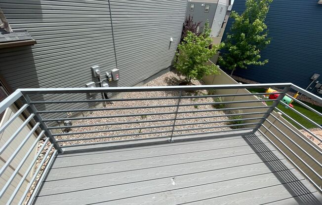3 beds, 2.5 baths, $2,325