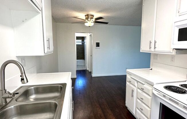 1 bed, 1 bath, $2,250, Unit 14