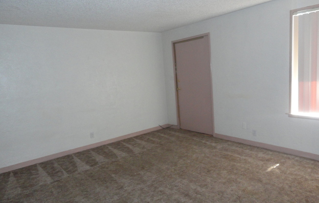 2 beds, 1 bath, $1,550, Unit # #B