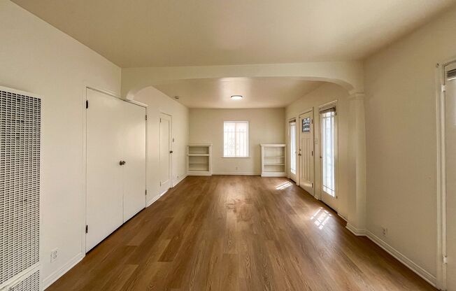 Spacious 1Bedroom  in LA - $1,750.00