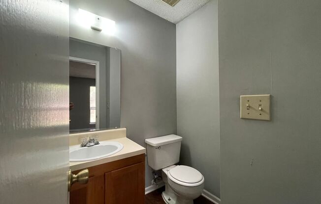 2 beds, 1.5 baths, $1,275