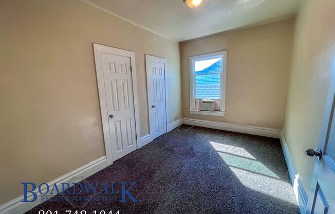 2 beds, 1 bath, 800 sqft, $1,100, Unit 218 W. 300 N. #4