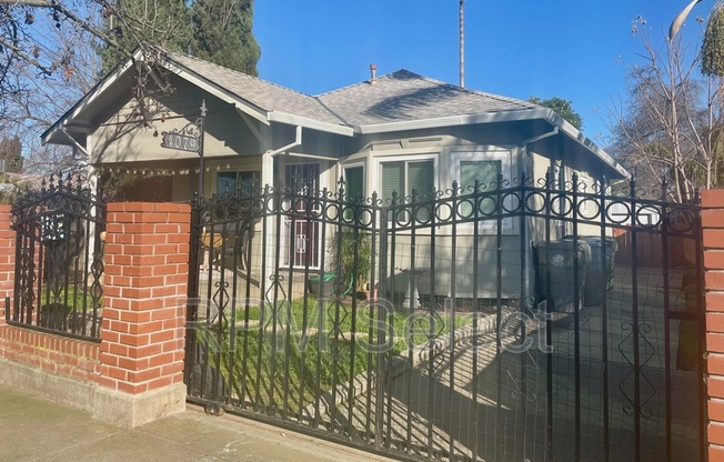 4079 4 AVE