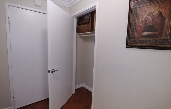 2 beds, 2 baths, 950 sqft, $2,950, Unit 206