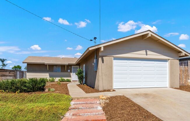 Gorgeous remodeled 3bd 2 bath home available in Clairemont