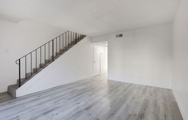 2 beds, 1.5 baths, 1,300 sqft, $1,895, Unit 3