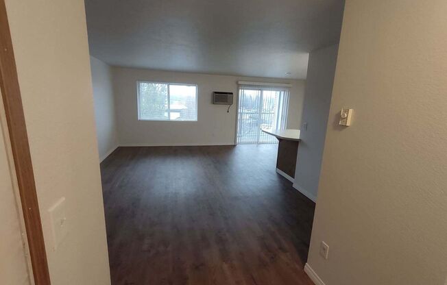 3 beds, 2 baths, 1,200 sqft, $1,495, Unit 26