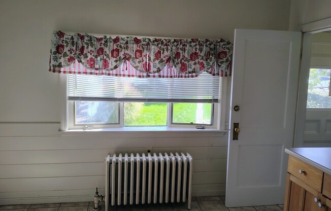 2 beds, 1 bath, 1,000 sqft, $2,200, Unit 68