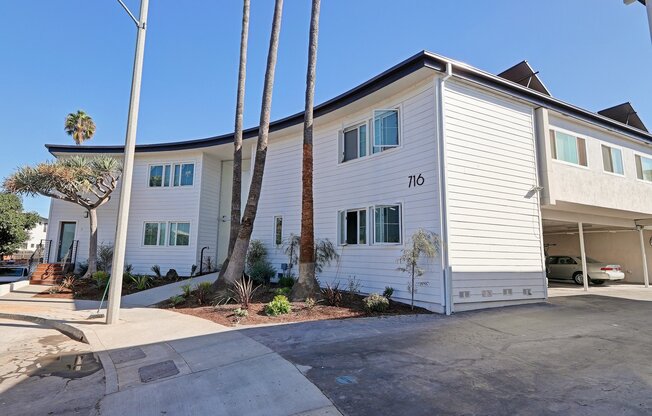 2 beds, 2 baths, 920 sqft, $3,475, Unit 717- 11