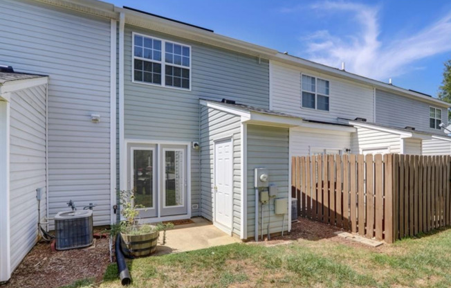 Amazing 2 bedroom 2.5 bathroom townhouse in NW Greensboro Keswick Place. Lawn care included.