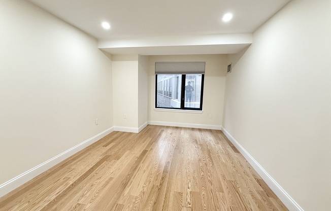 2 beds, 2 baths, 1,424 sqft, $4,950, Unit 404