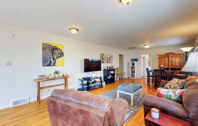 Great Raised Ranch 4 bed/2 bath 2 Car Garage