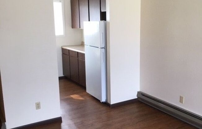 1 bed, 1 bath, $1,250, Unit 06