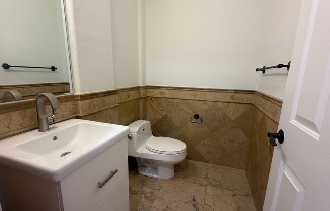 5 beds, 4.5 baths, $6,795