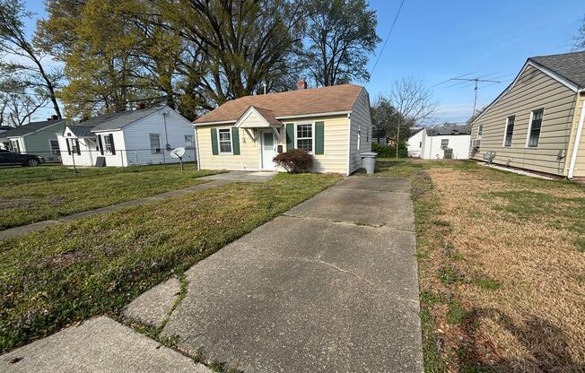 Cozy 2 Bedroom 1 Bathroom Ranch style Home Located in Hampton VA