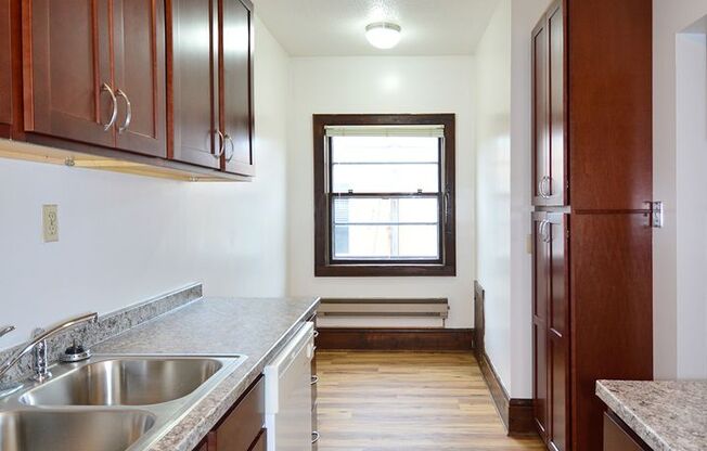 1 bed, 1 bath, 410 sqft, $1,100, Unit 9 - 303