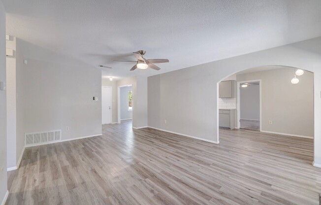 1404 GREENFIELD DR