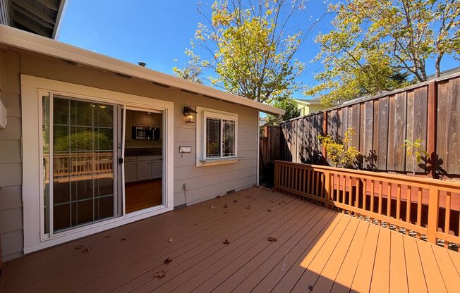 3 beds, 2.5 baths, $6,895
