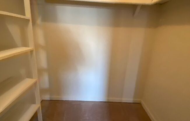 1 bed, 1 bath, 625 sqft, $1,220, Unit G10